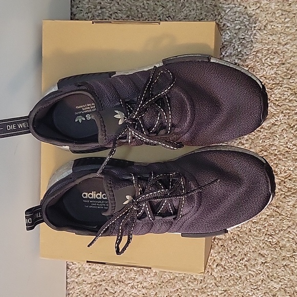 Adidas NMD R1 Womens sz 7 - Picture 4 of 4